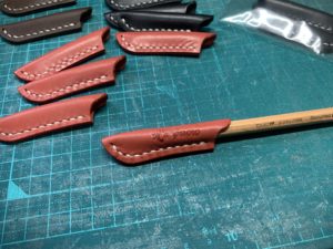 ヌメ革のえんぴつキャップ