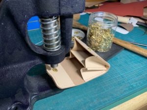 バネホックの取り付け