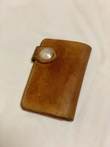 クリーニングの終わったハーフウォレット