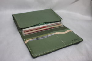 グリーン色の通帳ケース