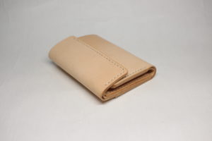 レザーアイテムK's Cuoioの三つ折り財布