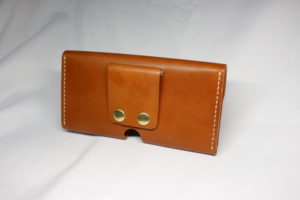 ベルト通し型スマホケース