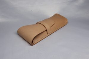 ヌメ革のペンケース