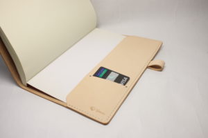手帳カバーのカード入れ