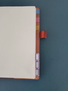 レザーアイテムK's Cuoioの手帳カバー