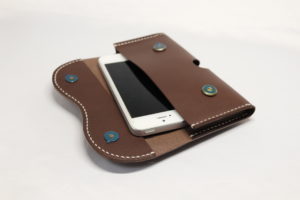 ベルト通し型スマホケース