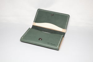 K's Cuoioのツートン名刺入れ、グリーン