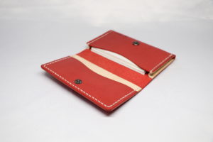 K's Cuoioのレッド色ツートン名刺入れ