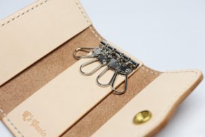 K's Cuoioのキーケースに使用している金具です