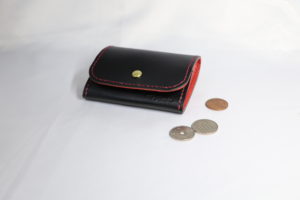レザーアイテムK's Cuoioの小型財布