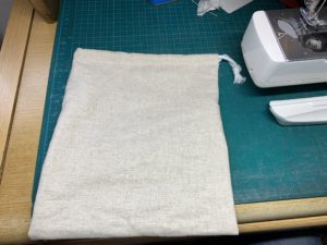 レザーアイテムK's Cuoioの巾着袋の製作8