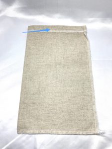 レザーアイテムK's Cuoioの巾着袋の釣り方2