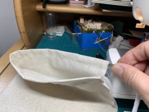 レザーアイテムK's Cuoioの巾着袋の製作7