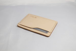 レザーアイテムK's Cuoioのシンプルカード入れ