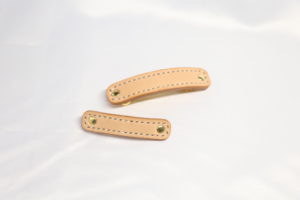 レザーアイテムK's Cuoioの細めのバレッタ