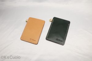 レザーアイテムK's Cuoioの定期入れカスタマイズ。