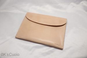 レザーアイテムK's Cuoioのクラッチバッグ