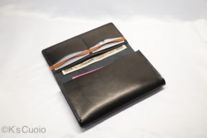 レザーアイテムK's Cuoioの横長通帳ケース