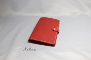 レザーアイテムK's Cuoioのパスポートケース