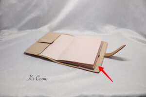 レザーアイテムK's Cuoioの手帳カバー