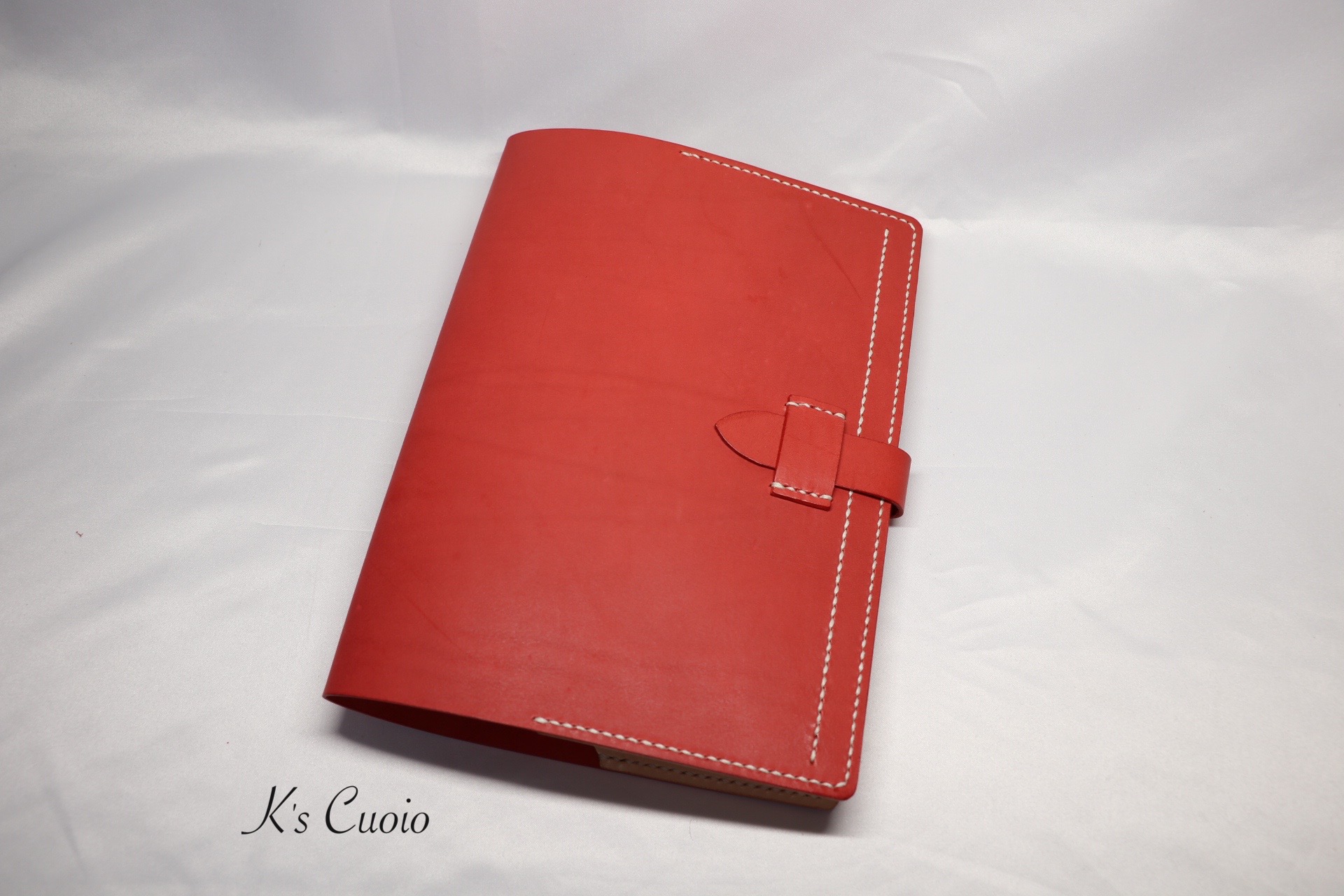 新作手帳カバーにレッド色が登場