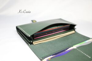 レザーアイテムK's Cuoioの横長通帳ケースカスタマイズ