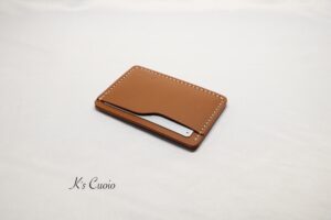 レザーアイテムK's Cuoioのシンプルカード入れ