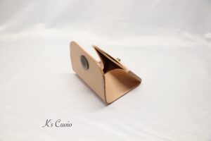 レザーアイテムK's Cuoioのボックス型小銭入れ