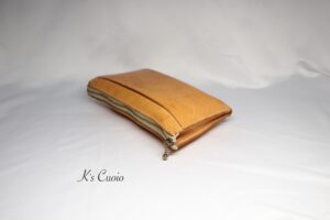 レザーアイテムK's Cuoioのポーチ