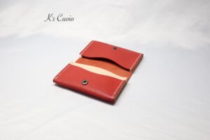 レザーアイテムK's Cuoioのたっぷり入る名刺入れ