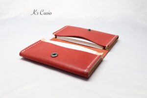 レザーアイテムK's Cuoioのたっぷり入る名刺入れ