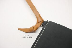 レザーアイテムK's Cuoioのスマホポシェット