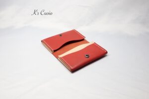 レザーアイテムK's Cuoioのたっぷり入る名刺入れ