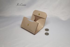レザーアイテムK's Cuoioのボックス型小銭入れ