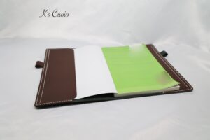 レザーアイテムK's Cuoioの手帳カバー